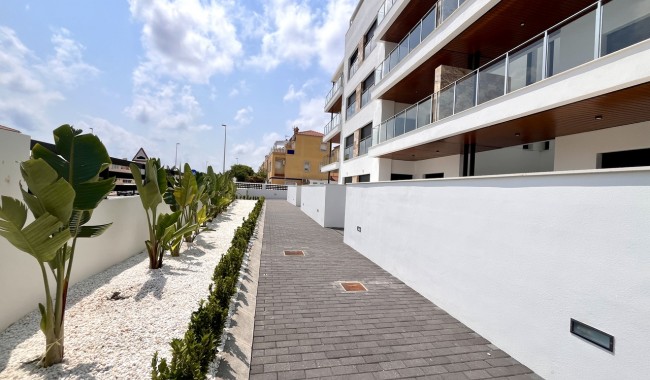Resale - Apartment - Orihuela Costa - La Zenia