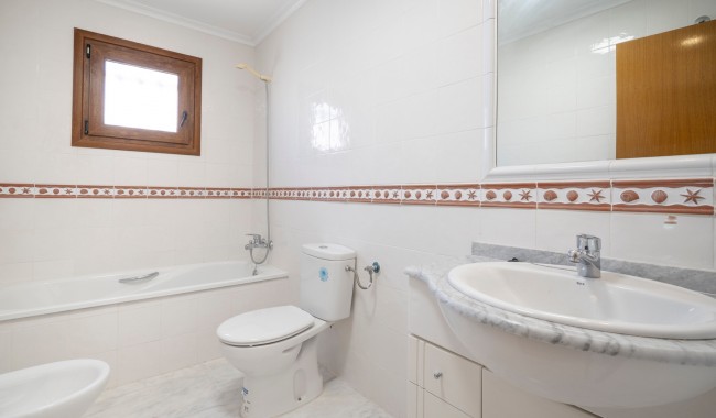 Segunda mano - Casa Quatro - San Miguel de Salinas