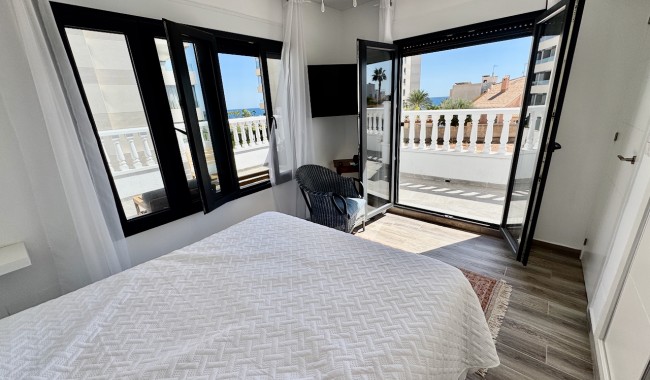 Sprzedaż - Willa - Punta Prima