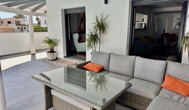 Sprzedaż - Willa - Punta Prima