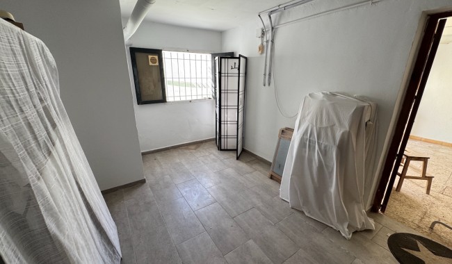 Sprzedaż - Willa - Punta Prima