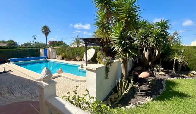 Resale - Villa - Orihuela - Cabo Roig