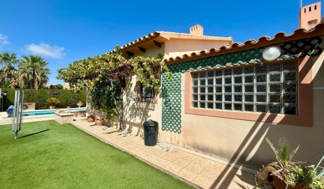 Resale - Villa - Orihuela - Cabo Roig