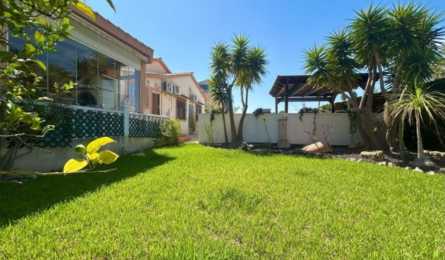 Resale - Villa - Orihuela - Cabo Roig