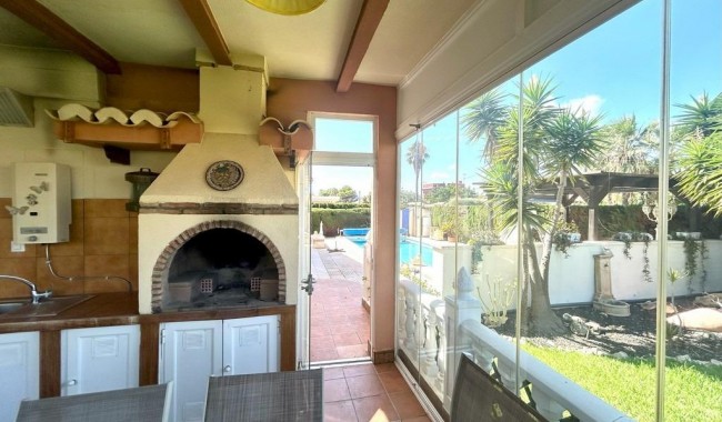Resale - Villa - Orihuela - Cabo Roig