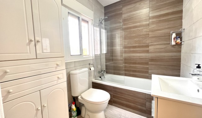 Resale - Villa - Pinar de Campoverde