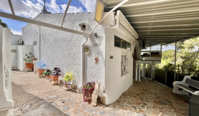 Resale - Villa - Pinar de Campoverde