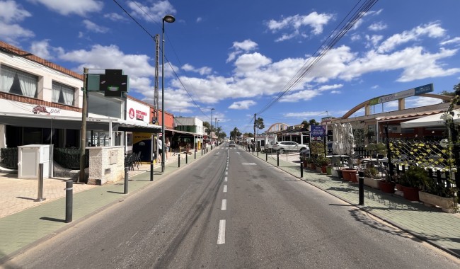 Resale - Villa - Pinar de Campoverde