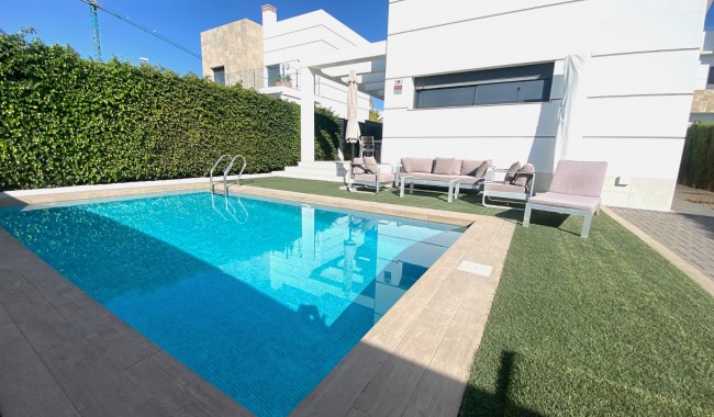 Sprzedaż - Willa - Ciudad Quesada - Doña pepa