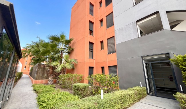 Resale - Apartment - Orihuela - Villamartín