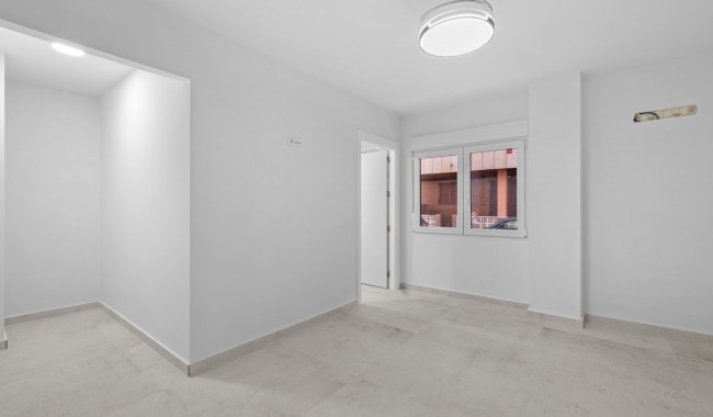 Begagnad - Lägenhet - Torrevieja - Playa de La Acequion