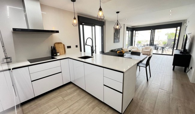 Resale - Villa - Punta Prima