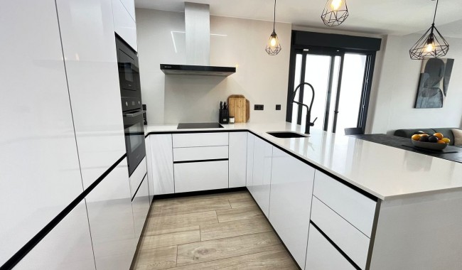 Resale - Villa - Punta Prima