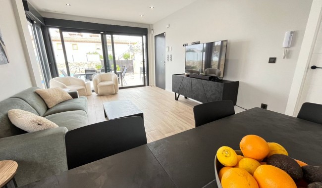 Resale - Villa - Punta Prima