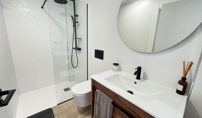 Resale - Villa - Punta Prima