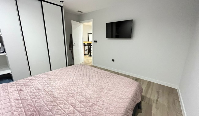 Resale - Villa - Punta Prima