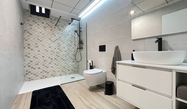 Resale - Villa - Punta Prima