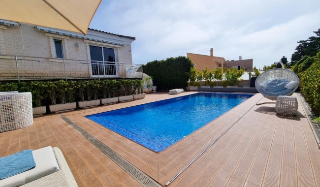 Segunda mano - Villa - Torrevieja - La Mata