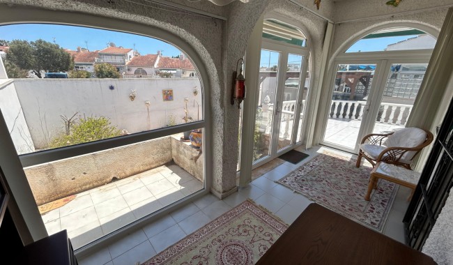Begagnad - Villa - Torrevieja - El Chaparral