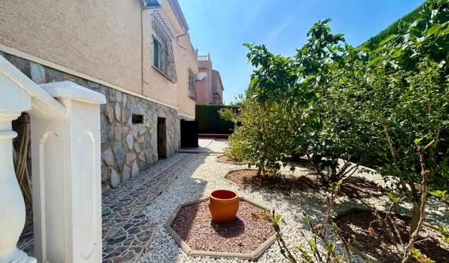 Begagnad - Villa - Torrevieja - El Chaparral