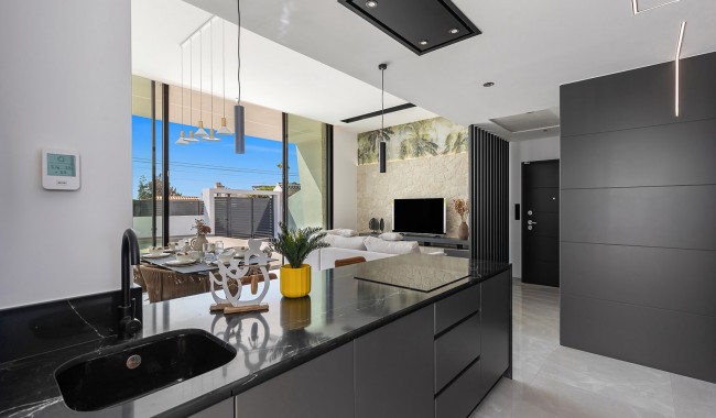 Segunda mano - Villa - Torrevieja - El Chaparral