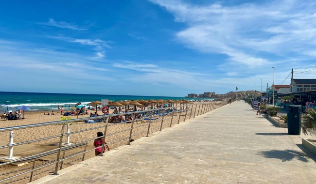 Begagnad - Vertikalt delad - Torrevieja - La Mata