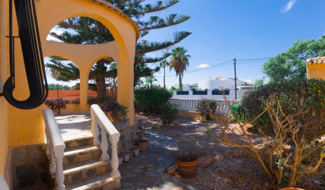 Begagnad - Villa - Torrevieja - La Siesta
