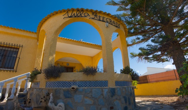 Begagnad - Villa - Torrevieja - La Siesta