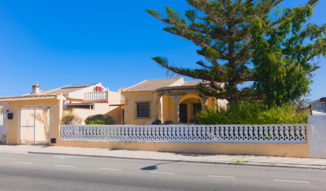 Begagnad - Villa - Torrevieja - La Siesta