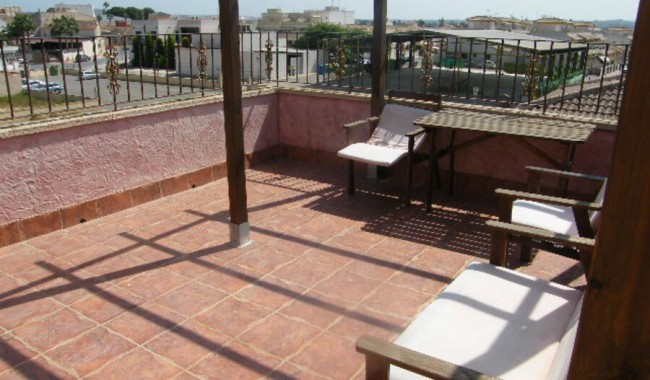 Segunda mano - Adosado - Daya Nueva