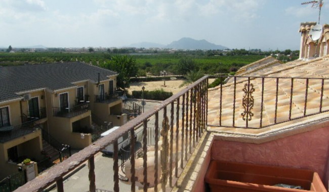 Segunda mano - Adosado - Daya Nueva