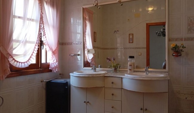 Begagnad - Villa - Daya Nueva