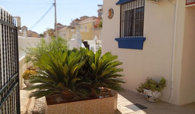 Begagnad - Villa - Orihuela - Villamartín