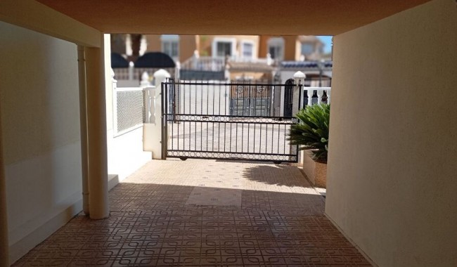 Begagnad - Villa - Orihuela - Villamartín