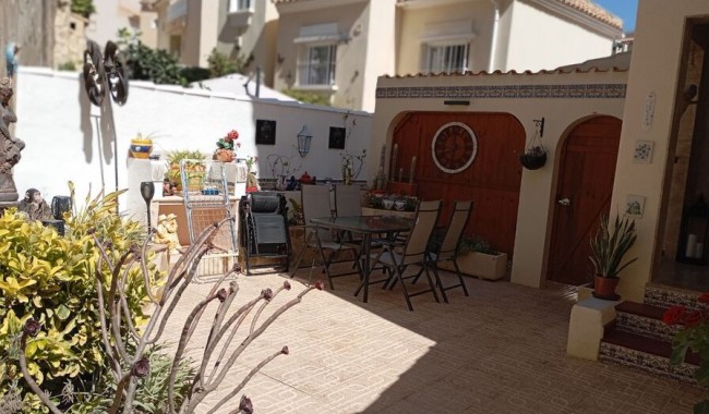 Begagnad - Villa - Orihuela - Villamartín