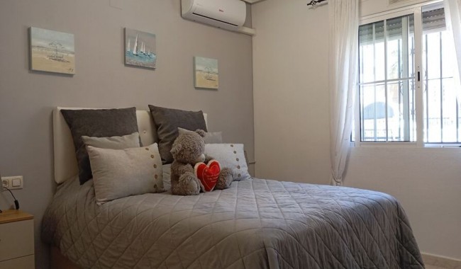 Begagnad - Villa - Orihuela - Villamartín