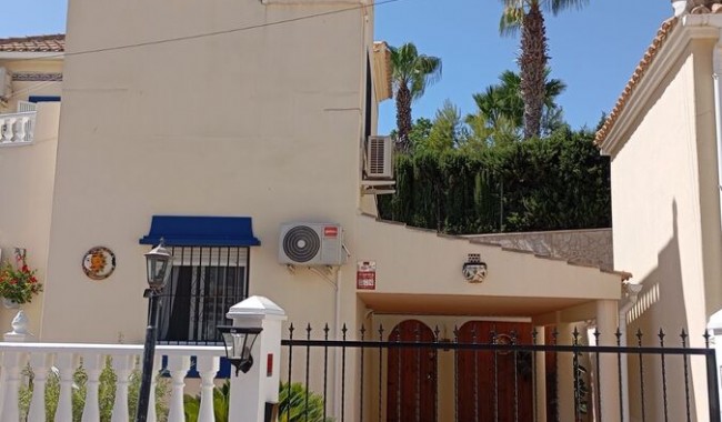 Begagnad - Villa - Orihuela - Villamartín