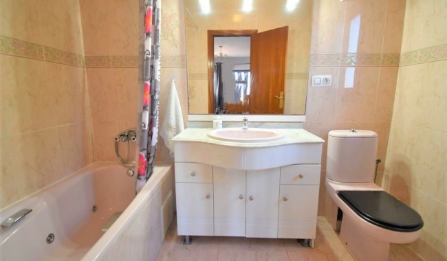 Begagnad - Villa - Orihuela - Villamartín