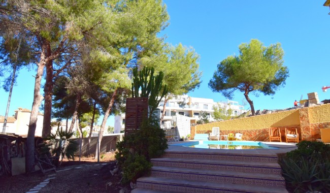 Begagnad - Villa - Orihuela - Villamartín