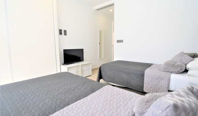 Begagnad - Villa - Orihuela - Villamartín