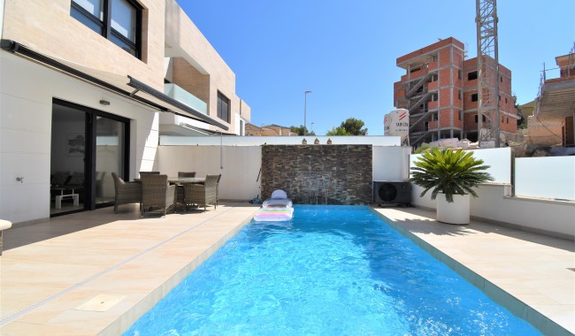 Begagnad - Villa - Orihuela - Villamartín