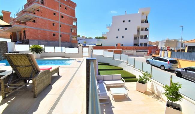 Begagnad - Villa - Orihuela - Villamartín