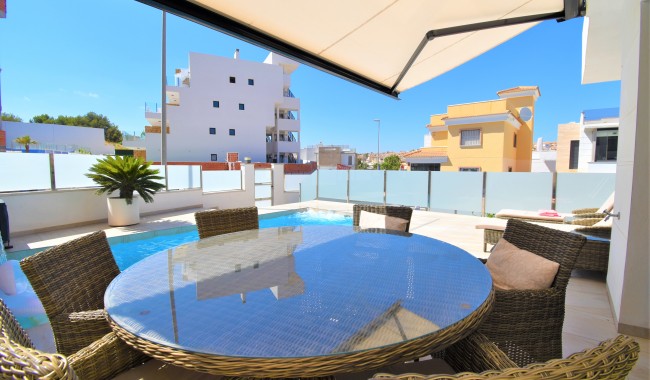 Begagnad - Villa - Orihuela - Villamartín