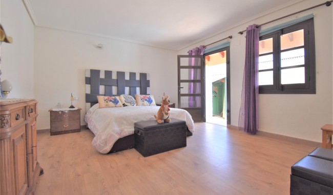 Begagnad - Villa - Orihuela - Villamartín