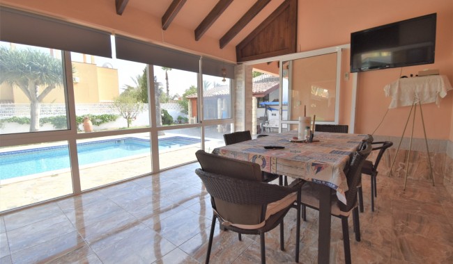 Begagnad - Villa - Orihuela - Villamartín