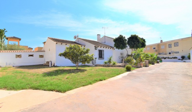 Begagnad - Villa - Orihuela - Villamartín
