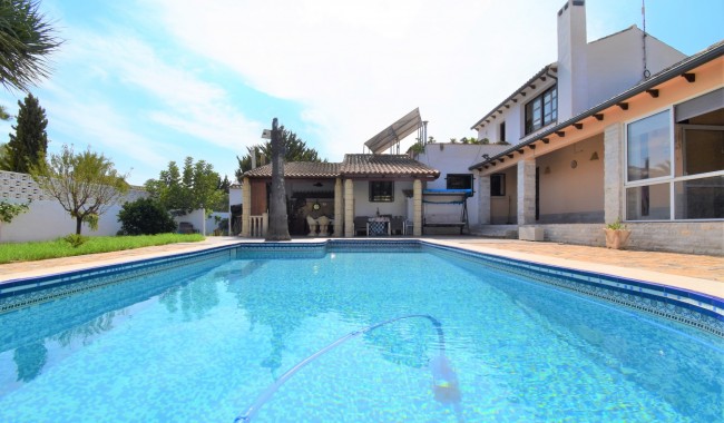 Begagnad - Villa - Orihuela - Villamartín