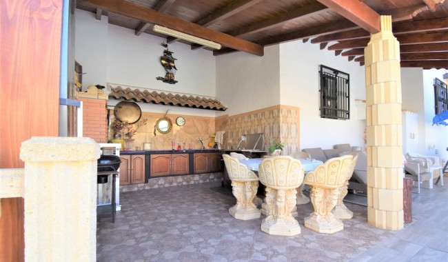 Begagnad - Villa - Orihuela - Villamartín