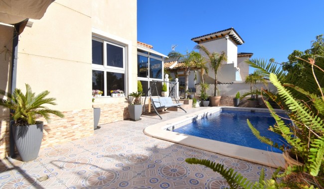 Begagnad - Villa - Orihuela - Playa Flamenca