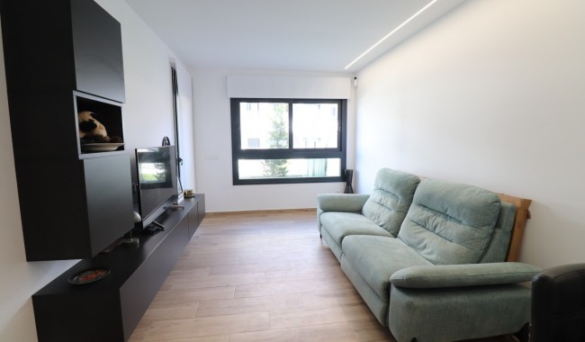 Resale - Apartment - Orihuela - Villamartín